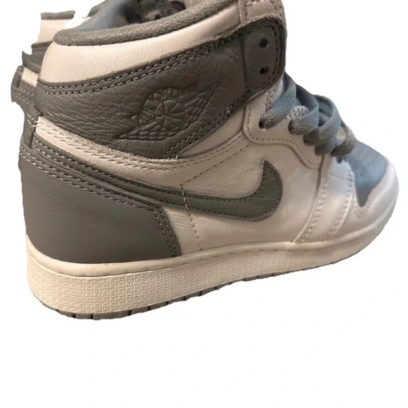 YOUTH Nike Jordan 1's gray/white retro high OG stealth. SIZE 4 -**NO BOX - Picture 5 of 16